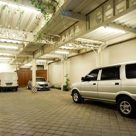 Urbanview Rumah Kandjani Yogyakarta Kejayan エクステリア 写真