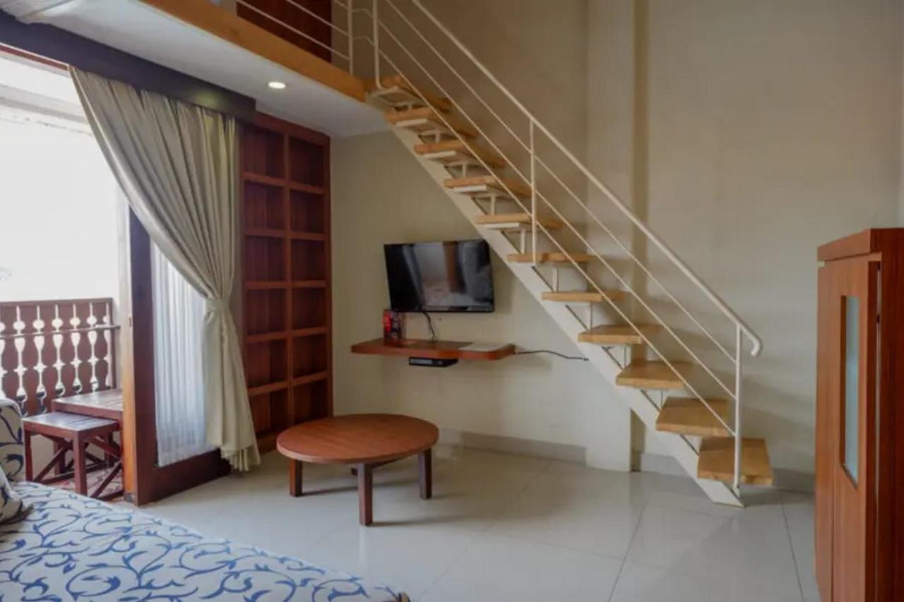 Urbanview Rumah Kandjani Yogyakarta Kejayan エクステリア 写真