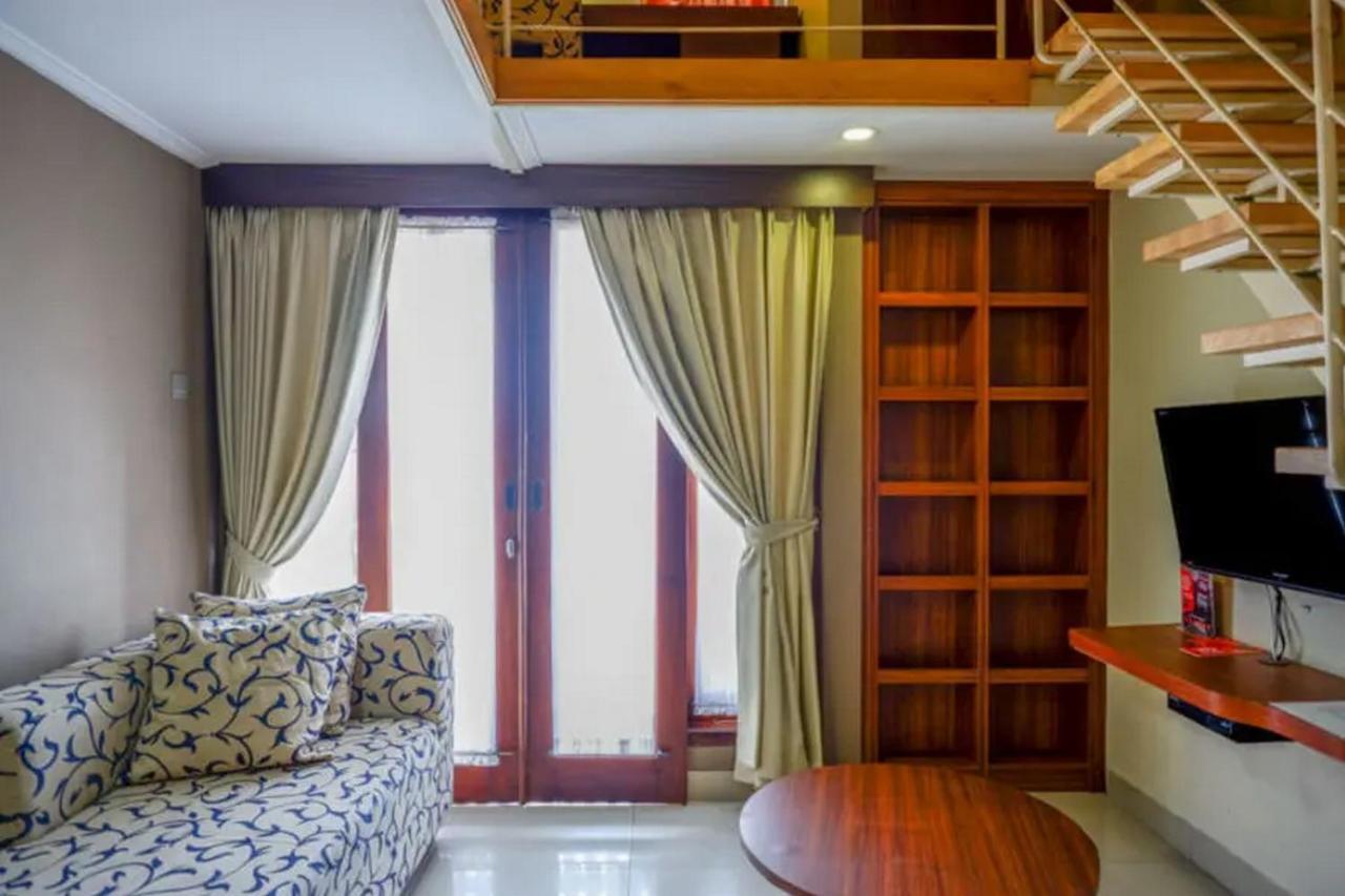 Urbanview Rumah Kandjani Yogyakarta Kejayan エクステリア 写真