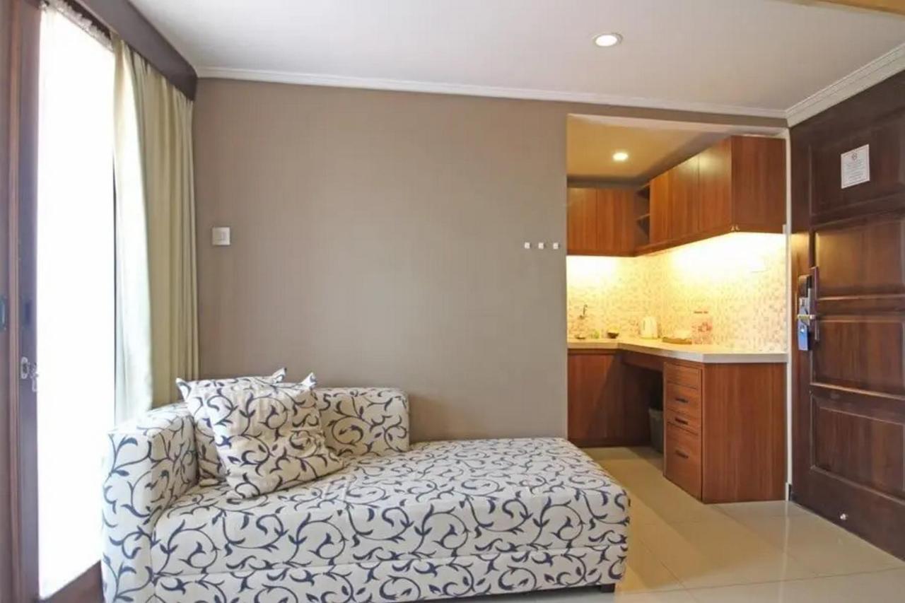 Urbanview Rumah Kandjani Yogyakarta Kejayan エクステリア 写真
