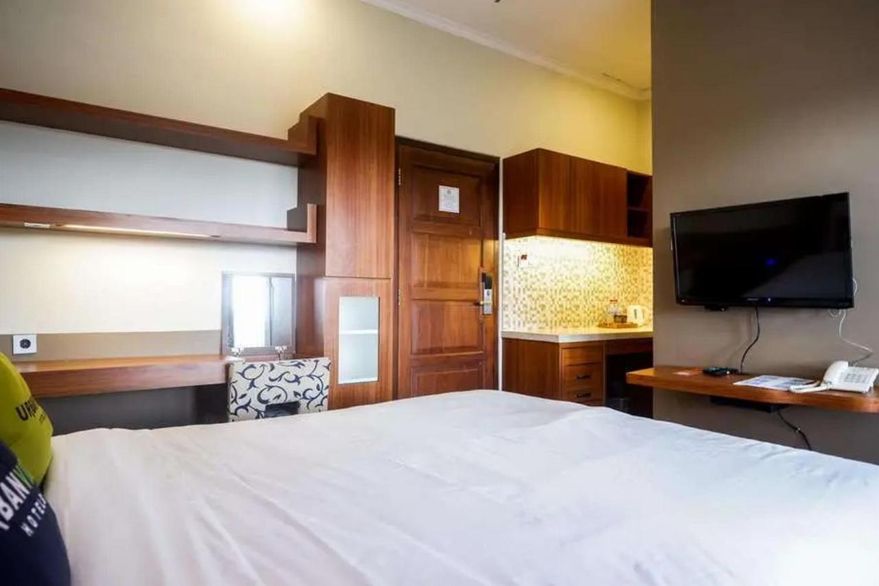 Urbanview Rumah Kandjani Yogyakarta Kejayan エクステリア 写真